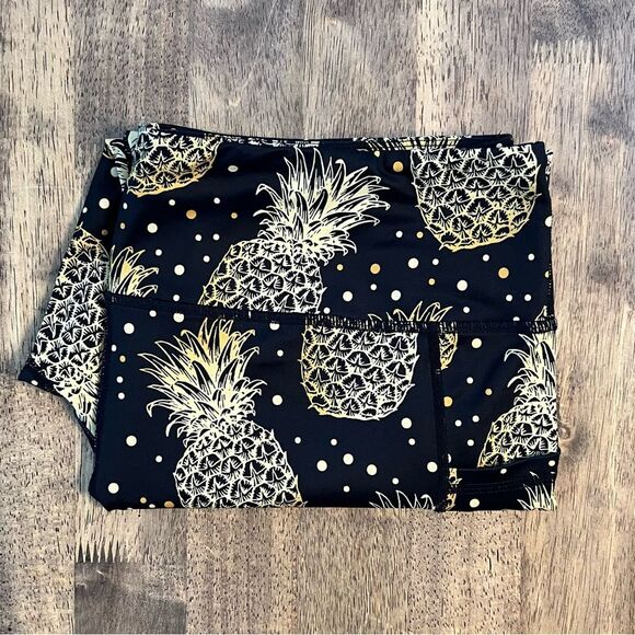 CVG Constantly Varied Gear Fineapple Pineapple Retired Capri Tights Size XXLarge - Picture 8 of 8